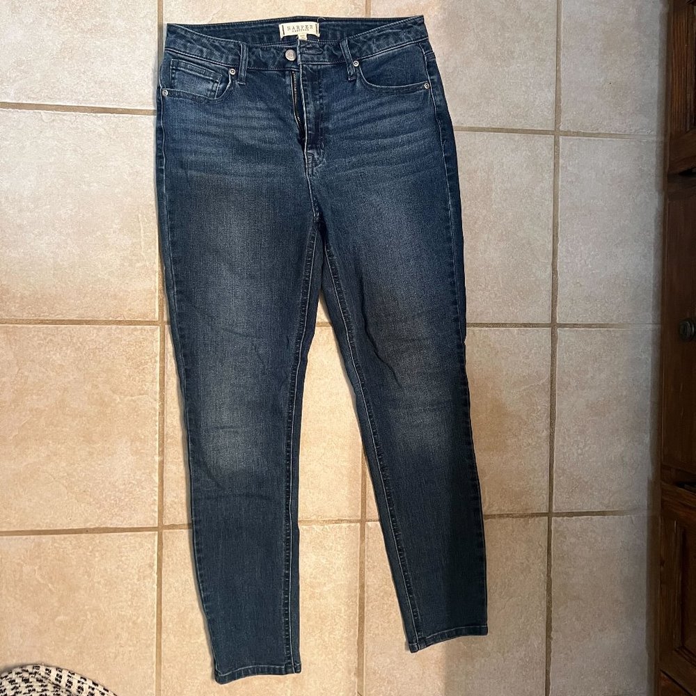 Dark wash skinny jeans